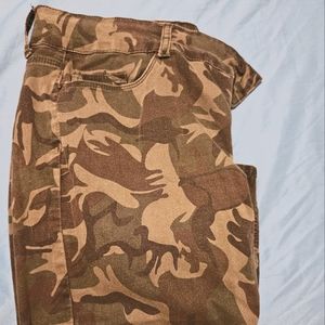 NWOT Mia and Madison camo jegging Size 18